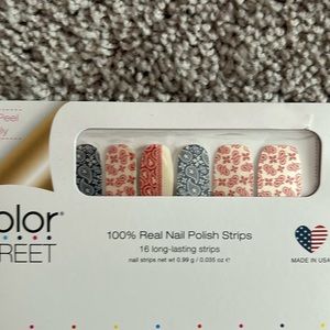 Brand new Going Bandanas color street